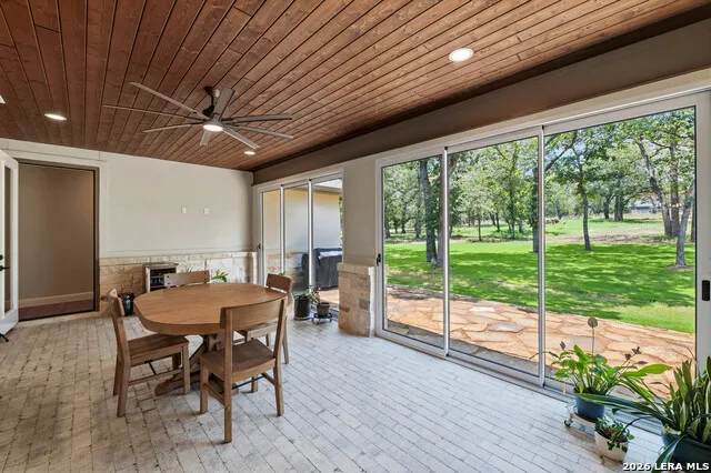 125 TRANQUILITY DR La Vernia, TX 78121