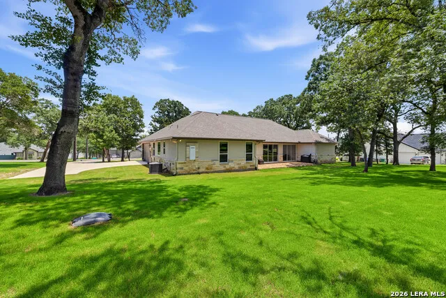 125 TRANQUILITY DR La Vernia, TX 78121