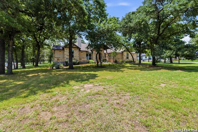 125 TRANQUILITY DR La Vernia, TX 78121
