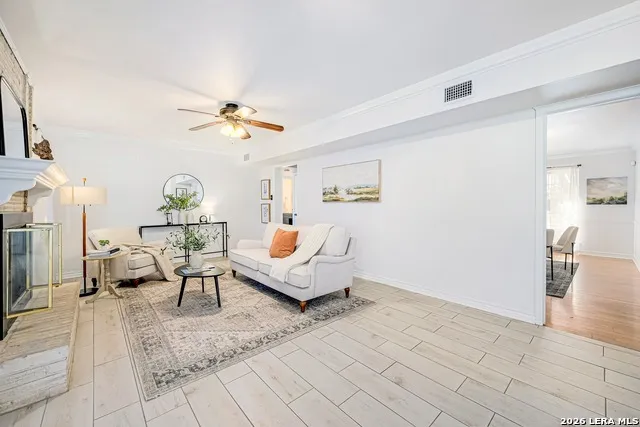 5801 Windvale Drive Windcrest, TX 78239