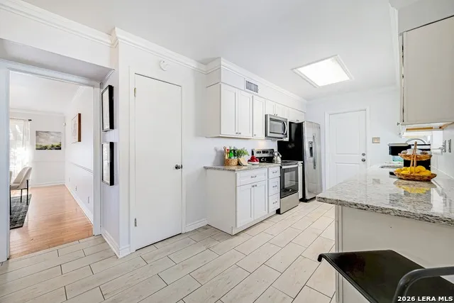5801 Windvale Drive Windcrest, TX 78239