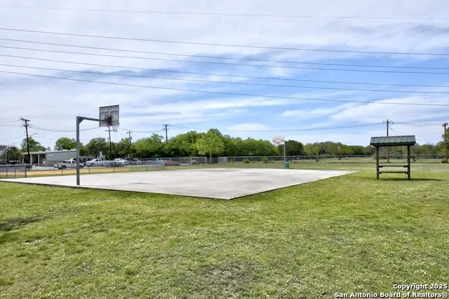 5801 Windvale Drive Windcrest, TX 78239
