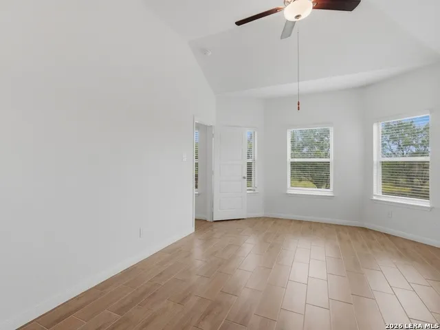 132 RENO TRL Floresville, TX 78114
