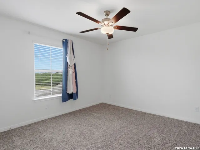 132 RENO TRL Floresville, TX 78114