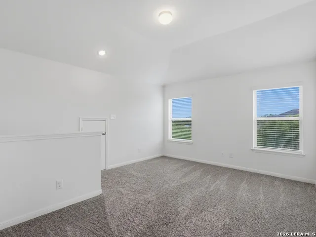132 RENO TRL Floresville, TX 78114