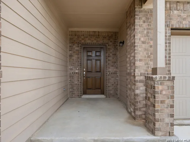 132 RENO TRL Floresville, TX 78114