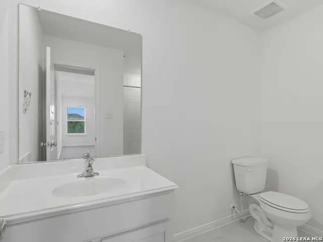 132 RENO TRL Floresville, TX 78114