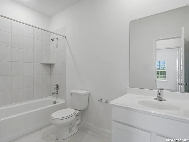 132 RENO TRL Floresville, TX 78114