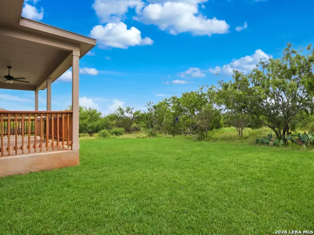 132 RENO TRL Floresville, TX 78114