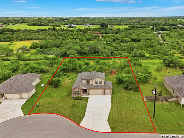 132 RENO TRL Floresville, TX 78114