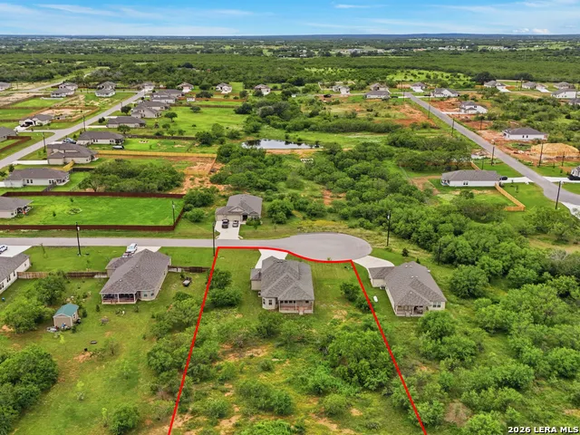 132 RENO TRL Floresville, TX 78114