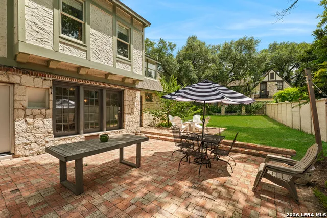 137 PARK DR Olmos Park, TX 78212