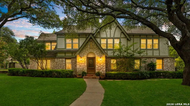 137 PARK DR Olmos Park, TX 78212