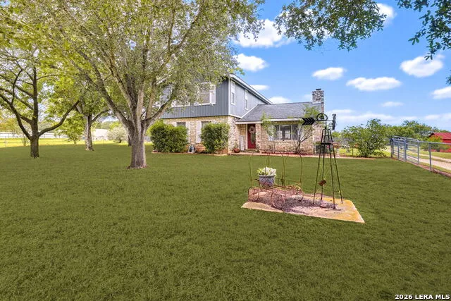12591 LAVERNIA RD St Hedwig, TX 78152