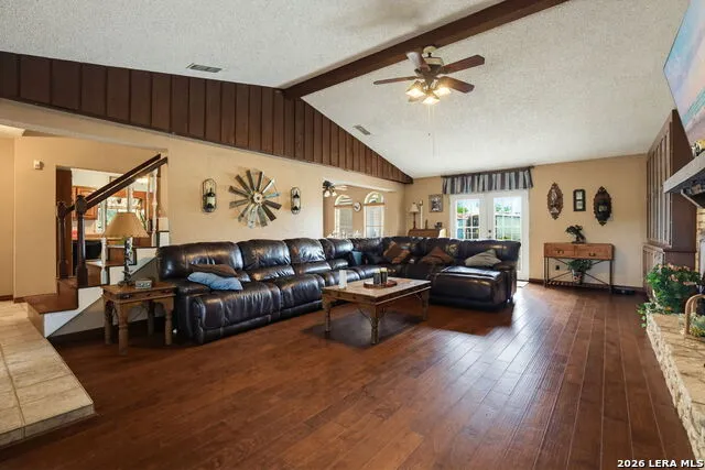 12591 LAVERNIA RD St Hedwig, TX 78152
