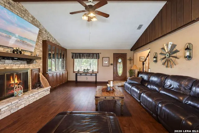 12591 LAVERNIA RD St Hedwig, TX 78152
