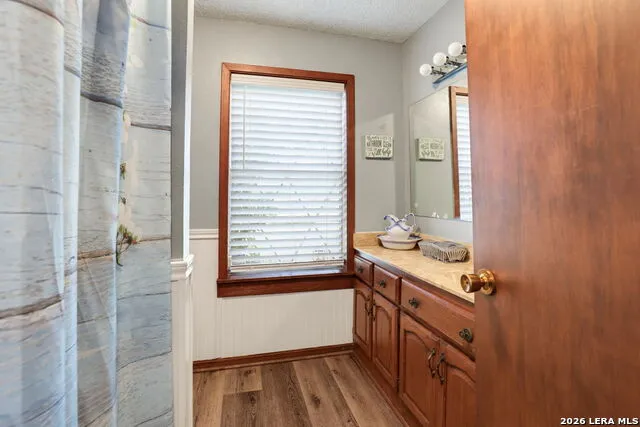 12591 LAVERNIA RD St Hedwig, TX 78152