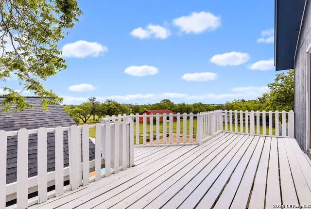 12591 LAVERNIA RD St Hedwig, TX 78152