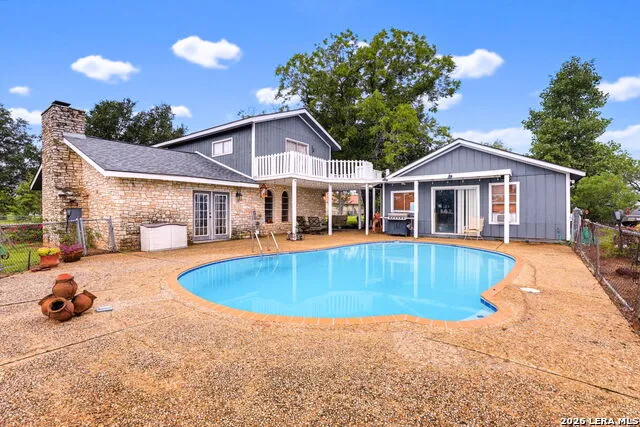 12591 LAVERNIA RD St Hedwig, TX 78152