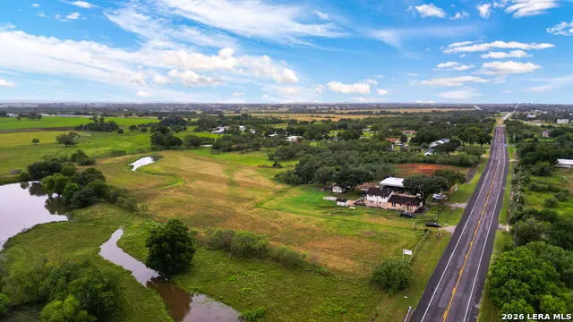 12591 LAVERNIA RD St Hedwig, TX 78152