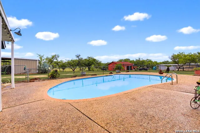 12591 LAVERNIA RD St Hedwig, TX 78152