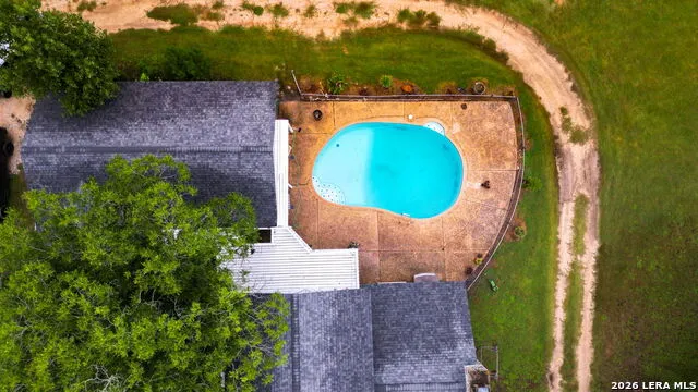 12591 LAVERNIA RD St Hedwig, TX 78152