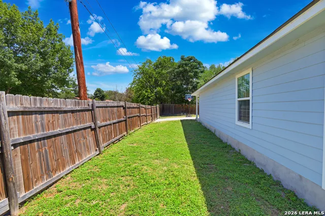 3215 Pitluk Ave San Antonio, TX 78211