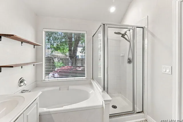 4717 WINDY RDG Schertz, TX 78154