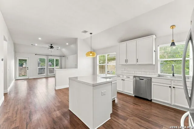 4717 WINDY RDG Schertz, TX 78154