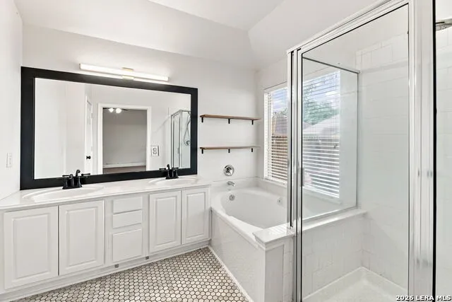 4717 WINDY RDG Schertz, TX 78154