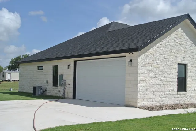 112 Rustic Woods Marion, TX 78124