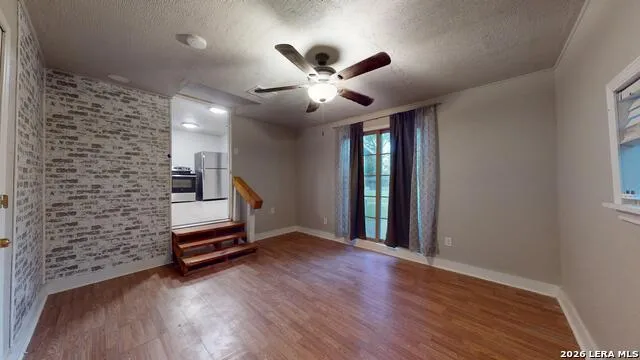 407 1ST ST Schertz, TX 78154