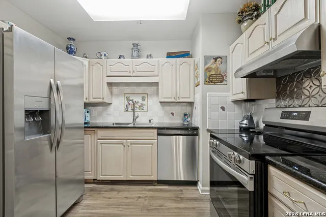 1 TOWERS PARK LN #213 San Antonio, TX 78209