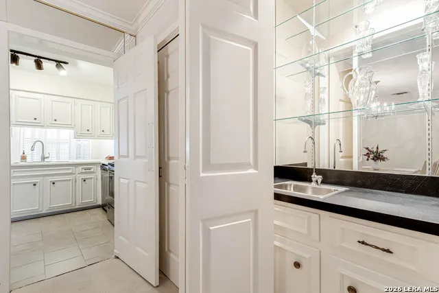 8415 Fredericksburg #307 San Antonio, TX 78229
