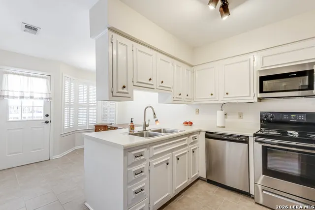 8415 Fredericksburg #307 San Antonio, TX 78229