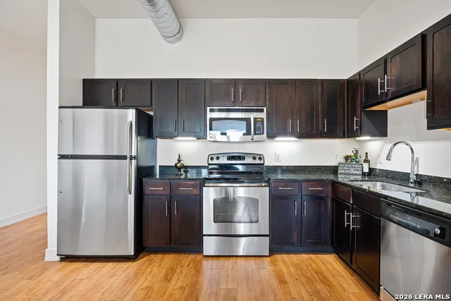 1401 S Flores #308 San Antonio, TX 78204