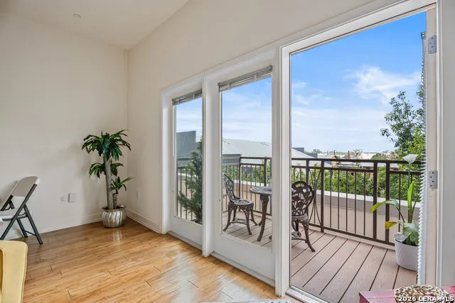 1401 S Flores #308 San Antonio, TX 78204