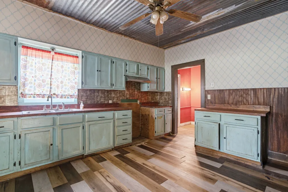 506 E Longview Street Arp, TX 75750