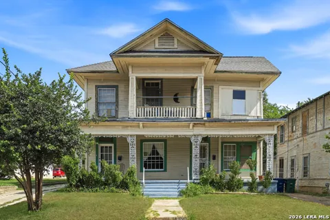 515 W WOODLAWN AVE