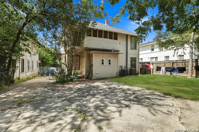 515 W WOODLAWN AVE San Antonio, TX 78212