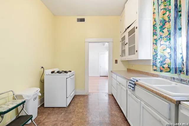 515 W WOODLAWN AVE San Antonio, TX 78212