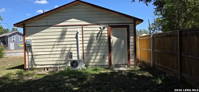 1211 Gladstone San Antonio, TX 78225
