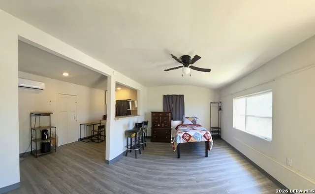 1211 Gladstone San Antonio, TX 78225