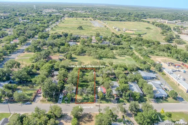 224 E LEONA ST Uvalde, TX 78801