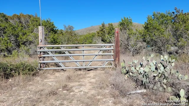 500 PRIVATE ROAD 3340 Sabinal, TX 78881