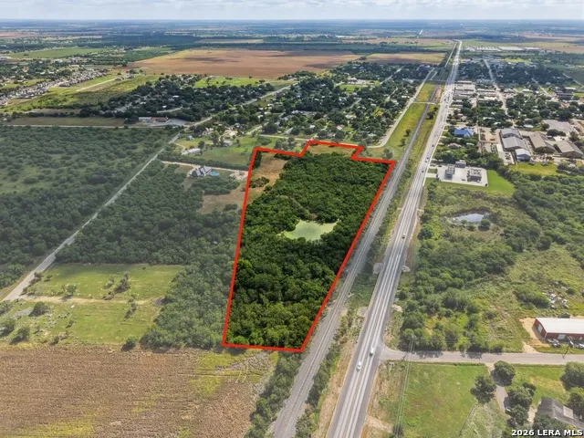 00 N Beyer Marion, TX 78124