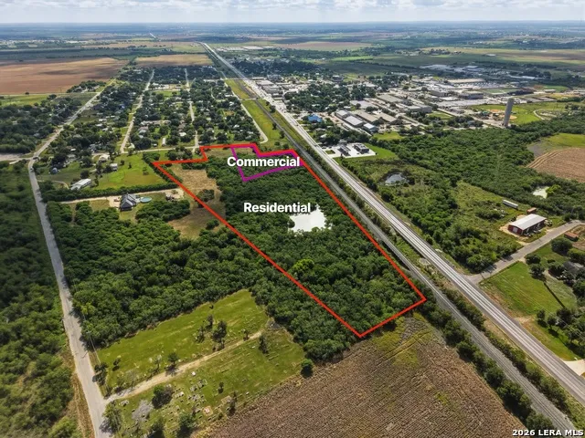 00 N Beyer Marion, TX 78124