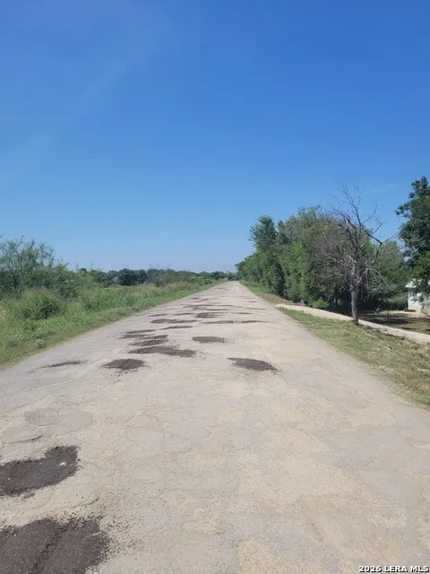 754 County Road 6843 Lytle, TX 78052