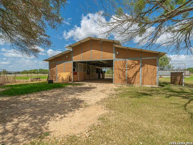 2095 E Fm 1518 St Hedwig, TX 78152