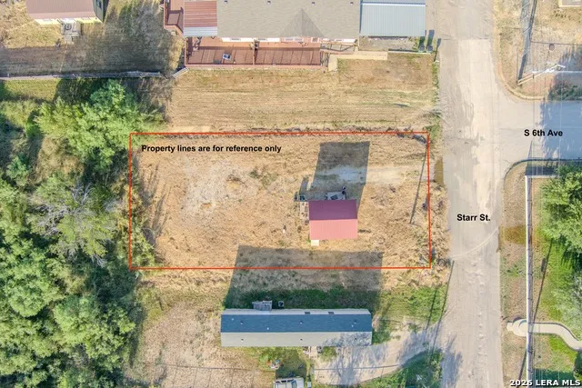 702 E STARR ST Crystal City, TX 78839